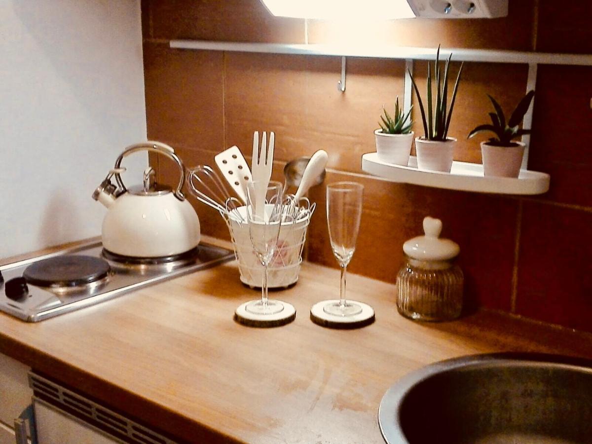 Sandra'S Studio Apartment Klagenfurt am Woerthersee Room photo