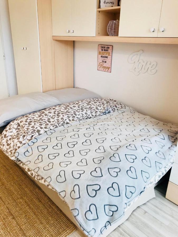 Sandra'S Studio Apartment Klagenfurt am Woerthersee Room photo